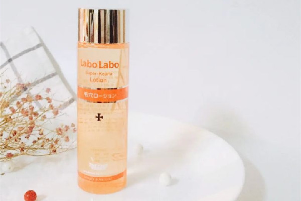 毛孔收斂水在哪個護(hù)膚步驟用 毛孔收斂水和水乳的使用步驟