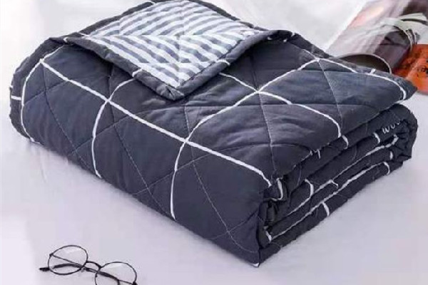 空調(diào)被多少錢一床 空調(diào)被買哪個(gè)牌子的好 空調(diào)被多少錢一床 空調(diào)被買哪個(gè)牌子的好