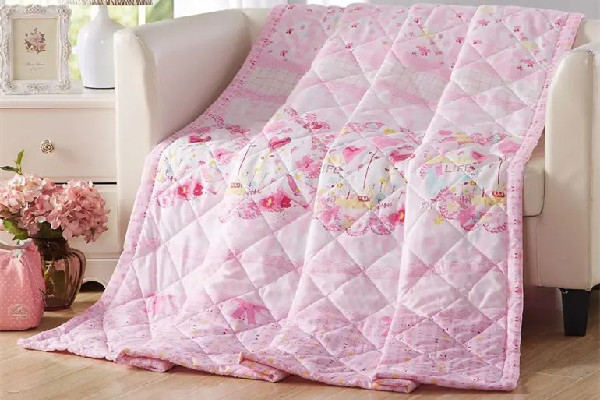 空調(diào)被夏天蓋熱不熱 空調(diào)被夏天幾斤比較合適 空調(diào)被夏天蓋熱不熱 空調(diào)被夏天幾斤比較合適