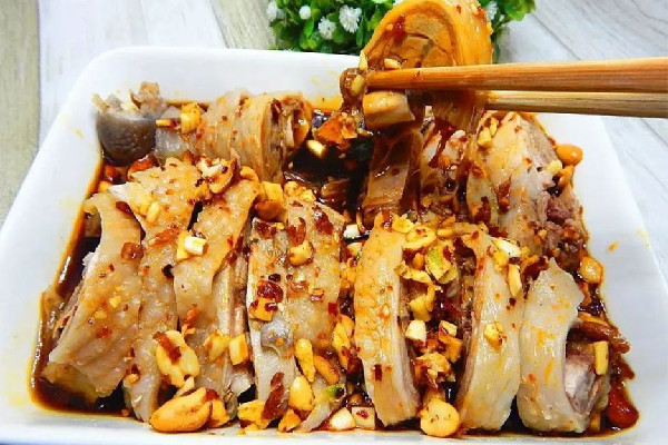 口水雞要煮多久才熟 口水雞的制作方法 口水雞要煮多久才熟 口水雞的制作方法