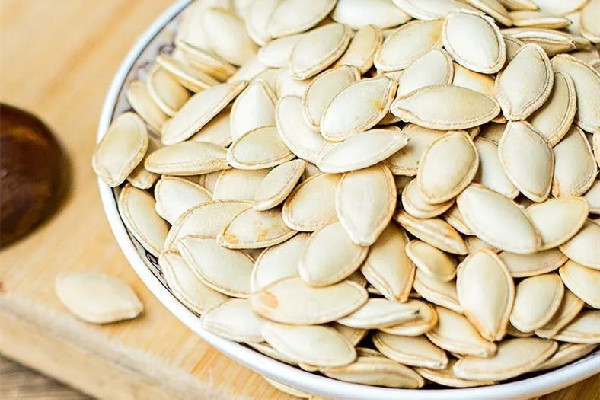 南瓜子炒糊了可以吃嗎 南瓜子炒多久就熟了 南瓜子炒糊了可以吃嗎 南瓜子炒多久就熟了