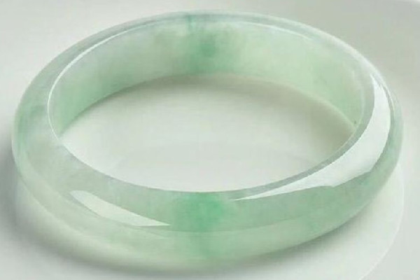 玉手鐲是圓條好還是扁條好 玉手鐲的款式有幾種 玉手鐲是圓條好還是扁條好 玉手鐲的款式有幾種