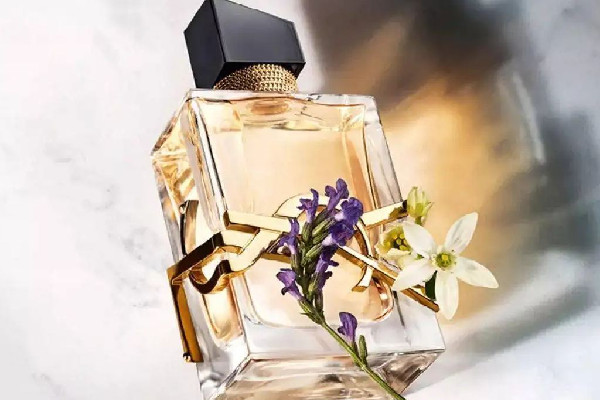 夏季香水放車?yán)飼▎?夏季香水怎么保存 夏季香水放車?yán)飼▎?夏季香水怎么保存