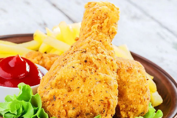 炸雞腿要煮熟還是生的炸啊 炸雞腿用面包糠好還是炸雞裹粉好 炸雞腿要煮熟還是生的炸啊 炸雞腿用面包糠好還是炸雞裹粉好