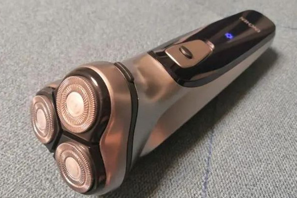 剃須刀刀片怎么安裝 剃須刀刀片層數(shù)越多越好嗎 剃須刀刀片怎么安裝 剃須刀刀片層數(shù)越多越好嗎