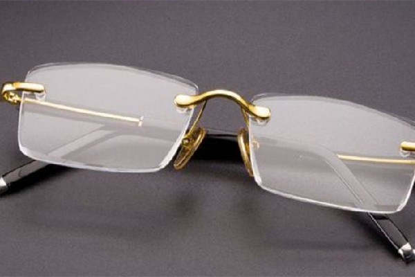 無框眼鏡會不會更顯檔次 無框眼鏡適合什么臉型 無框眼鏡會不會更顯檔次 無框眼鏡適合什么臉型