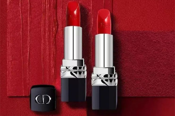 迪奧口紅怎么分辨是不是正品 迪奧口紅是啞光的好還是絲絨的好 迪奧口紅怎么分辨是不是正品 迪奧口紅是啞光的好還是絲絨的好