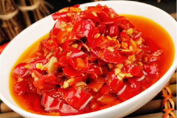 剁椒醬會(huì)產(chǎn)生亞硝酸鹽嗎 剁椒醬要不要在鍋里炒熟 剁椒醬會(huì)產(chǎn)生亞硝酸鹽嗎 剁椒醬要不要在鍋里炒熟