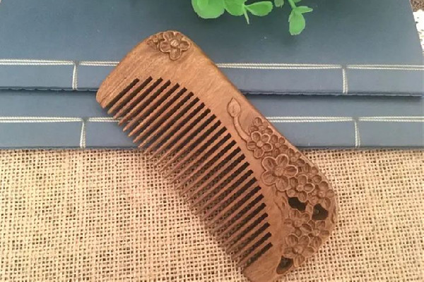 木梳子會(huì)生蟲嗎 木梳子要怎么清洗和保養(yǎng) 木梳子會(huì)生蟲嗎 木梳子要怎么清洗和保養(yǎng)