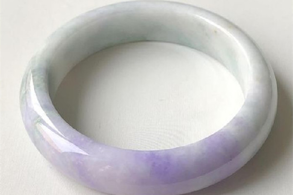 紫羅蘭手鐲和翡翠手鐲哪個好 紫羅蘭手鐲屬于什么檔次 紫羅蘭手鐲和翡翠手鐲哪個好 紫羅蘭手鐲屬于什么檔次