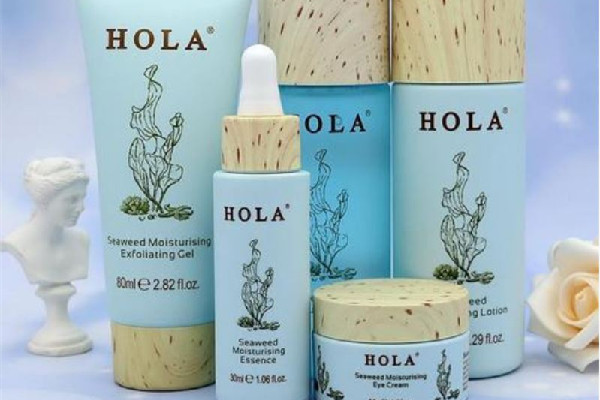 保濕水和精華水有什么區(qū)別 保濕水是晚上還是白天用 保濕水和精華水有什么區(qū)別 保濕水是晚上還是白天用