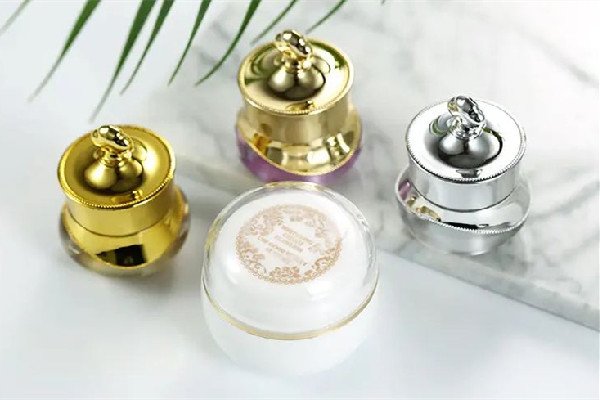 貴婦膏對皮膚有傷害嗎 貴婦膏可以長期使用嗎 貴婦膏對皮膚有傷害嗎 貴婦膏可以長期使用嗎