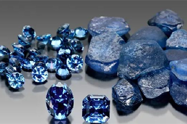 藍(lán)寶石的寓意和象征意義 藍(lán)寶石可以做婚戒嗎 藍(lán)寶石的寓意和象征意義 藍(lán)寶石可以做婚戒嗎