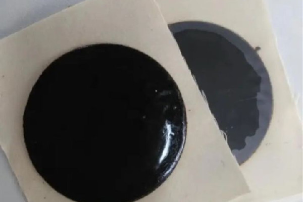 貼膏藥前要用熱水敷嗎 貼膏藥前怎么處理效果好 貼膏藥前要用熱水敷嗎 貼膏藥前怎么處理效果好