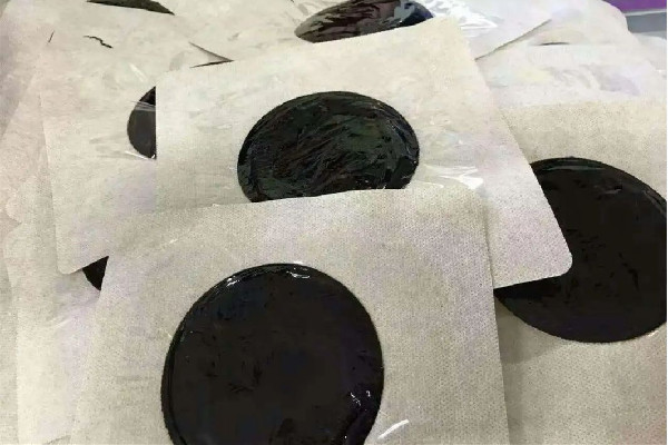 黑膏藥一般貼多長(zhǎng)時(shí)間 黑膏藥貼幾天效果最好 黑膏藥一般貼多長(zhǎng)時(shí)間 黑膏藥貼幾天效果最好