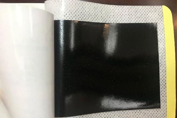 貼膏藥前要用熱水敷嗎 貼膏藥前怎么處理效果好 貼膏藥前要用熱水敷嗎 貼膏藥前怎么處理效果好