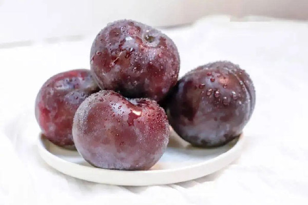 黑布林泡酒怎么做 黑布林泡酒味道到怎么樣 黑布林泡酒怎么做 黑布林泡酒味道到怎么樣