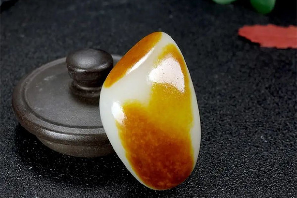 和田玉價(jià)格一般多少 和田玉和翡翠哪個(gè)貴更有價(jià)值 和田玉價(jià)格一般多少 和田玉和翡翠哪個(gè)貴更有價(jià)值