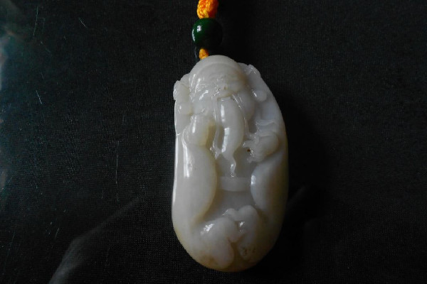 和田玉的作用和功效 和田玉對身體有害嗎 和田玉的作用和功效 和田玉對身體有害嗎