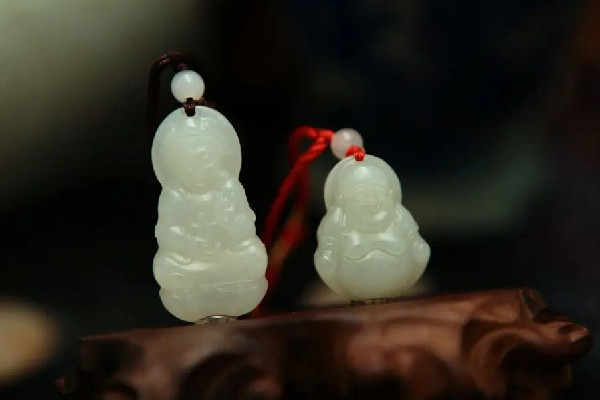 和田玉要看哪幾個方面 和田玉買什么料好 和田玉要看哪幾個方面 和田玉買什么料好