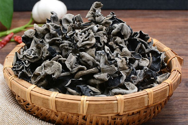 干木耳買大的好還是小的好 干木耳買什么樣的好 干木耳買大的好還是小的好 干木耳買什么樣的好