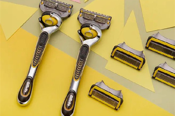 刮胡刀可以兩個(gè)人一起用嗎 刮胡刀會(huì)傳染艾滋病嗎 刮胡刀可以兩個(gè)人一起用嗎 刮胡刀會(huì)傳染艾滋病嗎