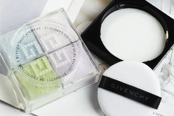 定妝粉和定妝噴霧可以一起使用嗎 ?定妝粉和定妝噴霧哪個(gè)好用 定妝粉和定妝噴霧可以一起使用嗎 ?定妝粉和定妝噴霧哪個(gè)好用