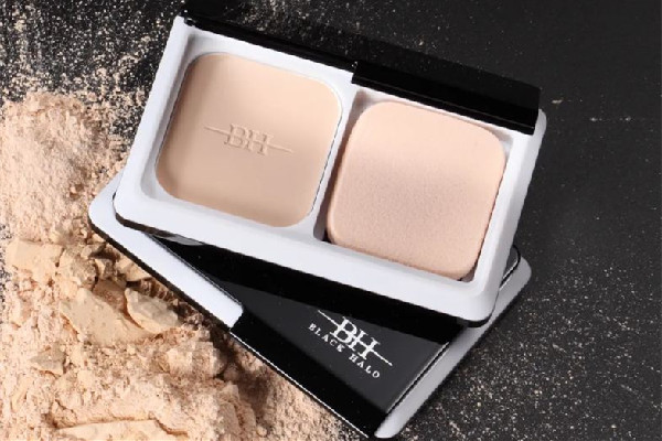 定妝粉用刷子和粉撲有什么區(qū)別 定妝粉用什么工具最好 定妝粉用刷子和粉撲有什么區(qū)別 定妝粉用什么工具最好