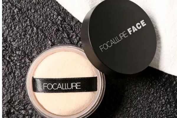 定妝粉不服帖怎么回事 定妝粉怎么用才正確 定妝粉不服帖怎么回事 定妝粉怎么用才正確