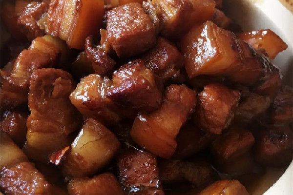 紅燒肉為什么做出來(lái)很硬 紅燒肉用大火燉還是小火燉 紅燒肉為什么做出來(lái)很硬 紅燒肉用大火燉還是小火燉