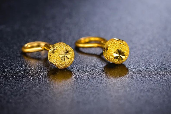 黃金耳釘斷了能恢復(fù)嗎 黃金耳釘為什么容易斷 黃金耳釘斷了能恢復(fù)嗎 黃金耳釘為什么容易斷