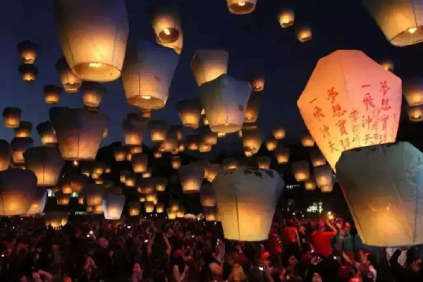 中秋節(jié)喝桂花酒的寓意 中秋節(jié)喝雄黃酒嗎 中秋節(jié)喝桂花酒的寓意 中秋節(jié)喝雄黃酒嗎