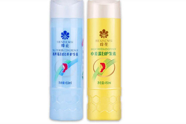 護(hù)發(fā)素碰到頭皮會(huì)導(dǎo)致脫發(fā)嗎 護(hù)發(fā)素對(duì)頭皮有沒有傷害 護(hù)發(fā)素碰到頭皮會(huì)導(dǎo)致脫發(fā)嗎 護(hù)發(fā)素對(duì)頭皮有沒有傷害