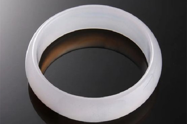 白玉髓值錢嗎 白玉髓手鐲一般在什么價位 白玉髓值錢嗎 白玉髓手鐲一般在什么價位