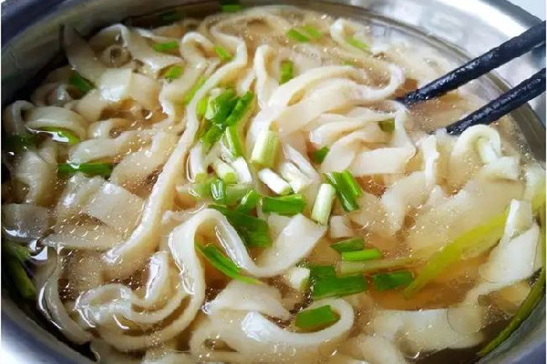 手搟面要煮多少才能熟 手搟面煮的時候容易斷是什么原因 手搟面要煮多少才能熟 手搟面煮的時候容易斷是什么原因