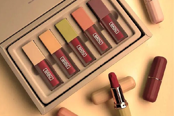 唇釉會沾杯嗎 唇釉沾杯好還是不沾杯好 唇釉會沾杯嗎 唇釉沾杯好還是不沾杯好