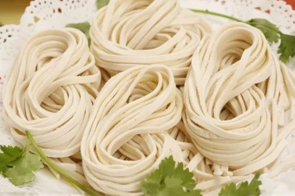 手搟面要煮多少才能熟 手搟面煮的時候容易斷是什么原因 手搟面要煮多少才能熟 手搟面煮的時候容易斷是什么原因