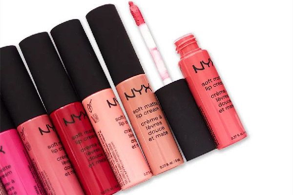 唇釉與口紅有什么分別 唇釉是啞光好還是霧面好 唇釉與口紅有什么分別 唇釉是啞光好還是霧面好