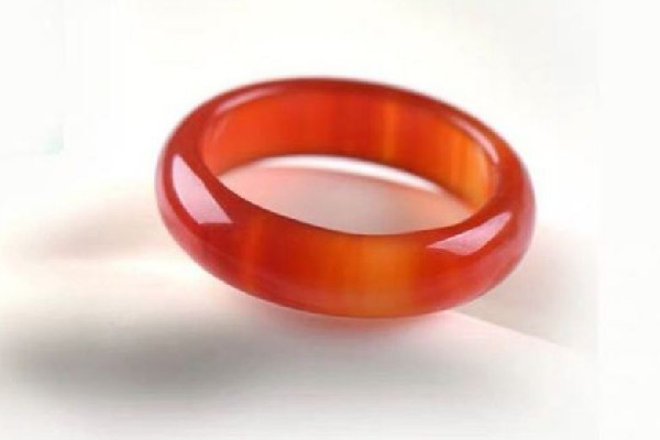 紅瑪瑙可以碰水嗎 紅瑪瑙的佩戴禁忌 紅瑪瑙可以碰水嗎 紅瑪瑙的佩戴禁忌