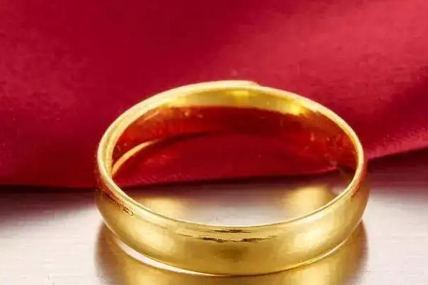 黃金戒指一般多少錢一個 黃金戒指按克買合適還是按件買合適 黃金戒指一般多少錢一個 黃金戒指按克買合適還是按件買合適