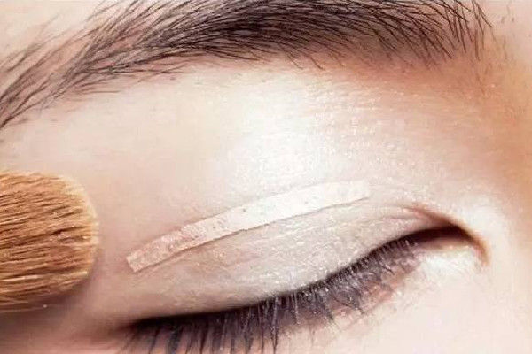 雙眼皮貼直接撕會怎樣 雙眼皮貼怎么取下來 雙眼皮貼直接撕會怎樣 雙眼皮貼怎么取下來