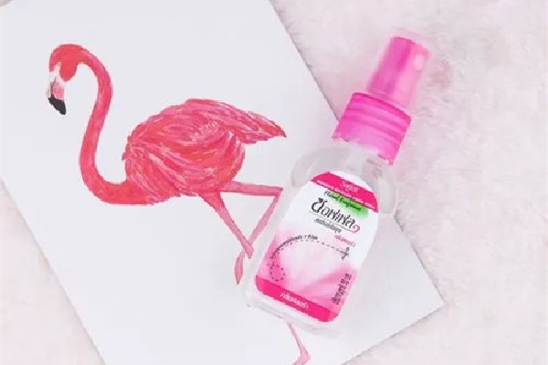 驅(qū)蚊水和花露水的區(qū)別 驅(qū)蚊水是花露水嗎 驅(qū)蚊水和花露水的區(qū)別 驅(qū)蚊水是花露水嗎