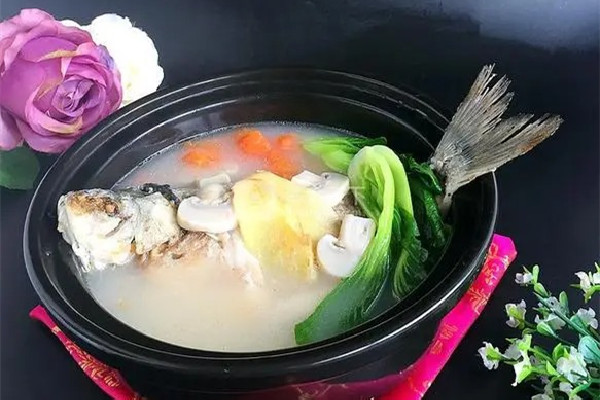 鯽魚和什么一起燉最有營(yíng)養(yǎng) 鯽魚燉什么下奶快奶水多 鯽魚和什么一起燉最有營(yíng)養(yǎng) 鯽魚燉什么下奶快奶水多
