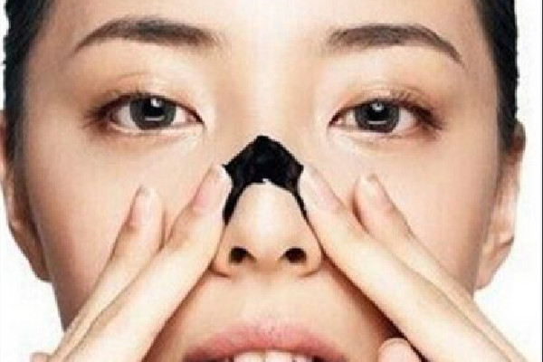 去黑頭不收縮毛孔會怎么樣 去黑頭可以用鹽搓嗎 去黑頭不收縮毛孔會怎么樣 去黑頭可以用鹽搓嗎