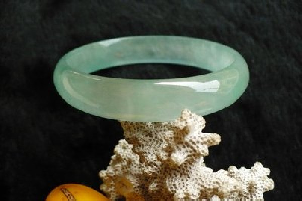 冰種翡翠屬于什么檔次 冰種翡翠價(jià)格一般多少 冰種翡翠屬于什么檔次 冰種翡翠價(jià)格一般多少