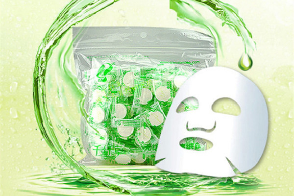 壓縮面膜用礦泉水泡有什么效果 壓縮面膜用水敷有用嗎 壓縮面膜用礦泉水泡有什么效果 壓縮面膜用水敷有用嗎