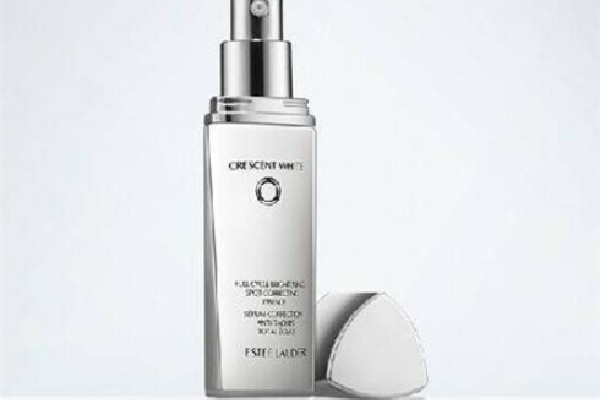 淡斑精華液在護(hù)膚哪個(gè)步驟使用 淡斑精華和普通精華可以一起用嗎 淡斑精華液在護(hù)膚哪個(gè)步驟使用 淡斑精華和普通精華可以一起用嗎