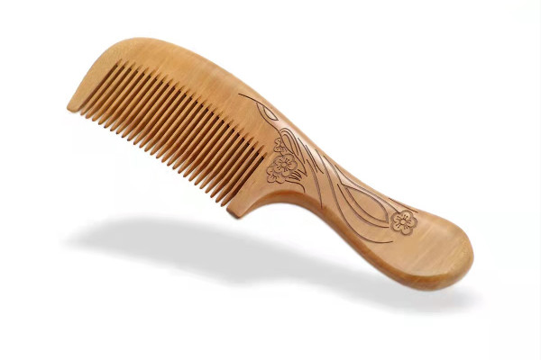 桃木梳和檀木梳哪個好 桃木梳是什么材料做的 桃木梳和檀木梳哪個好 桃木梳是什么材料做的