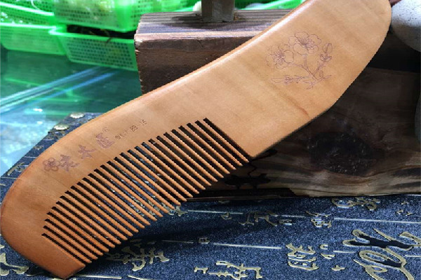 桃木梳子怎么分真假 桃木梳子會變形嗎 桃木梳子怎么分真假 桃木梳子會變形嗎