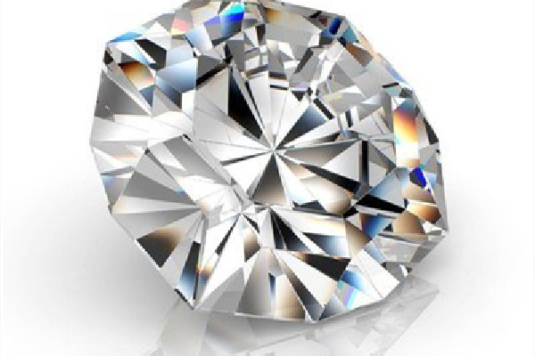 鉆石怎么辨別真假 鉆石有熒光好還是無熒光好 鉆石怎么辨別真假 鉆石有熒光好還是無熒光好